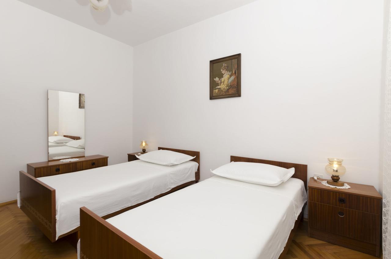 Apartment Eva P. Primosten Exterior photo